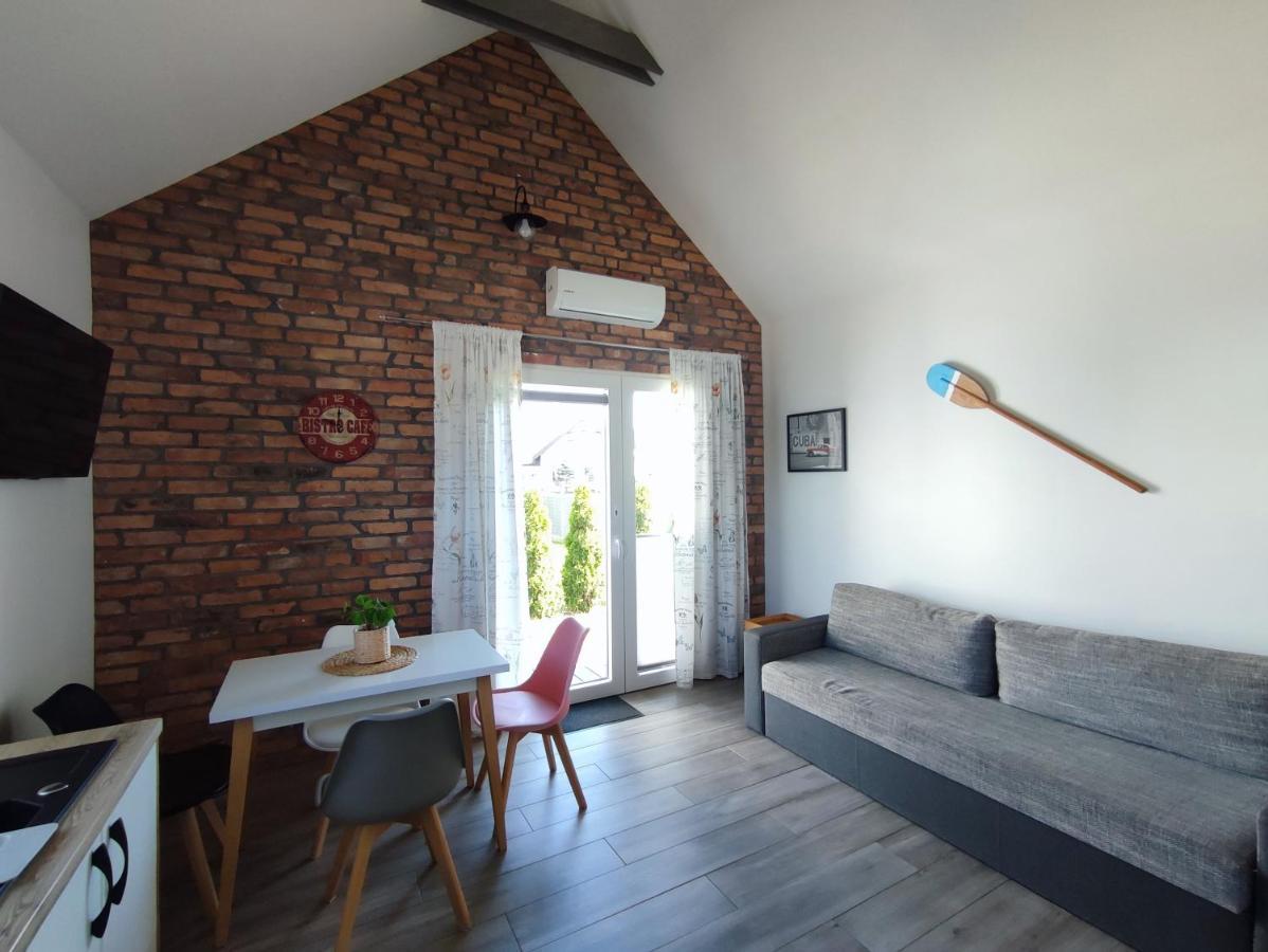 SOWI KĄT domki i apartamenty Mikołajki Exteriör bild